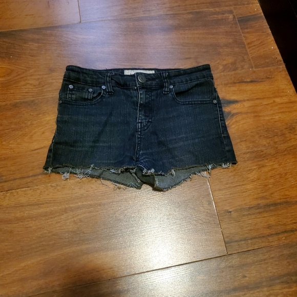 BLACK JEAN MINI SHORTS WITH RHINESTONES AND ZIPPER ON BACK POCKETS - Picture 2 of 4